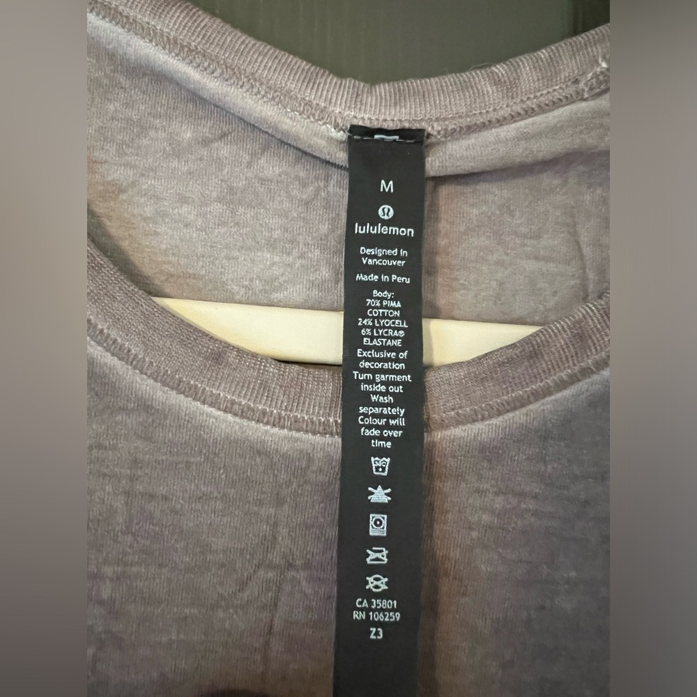 Lululemon acid wash gray tee